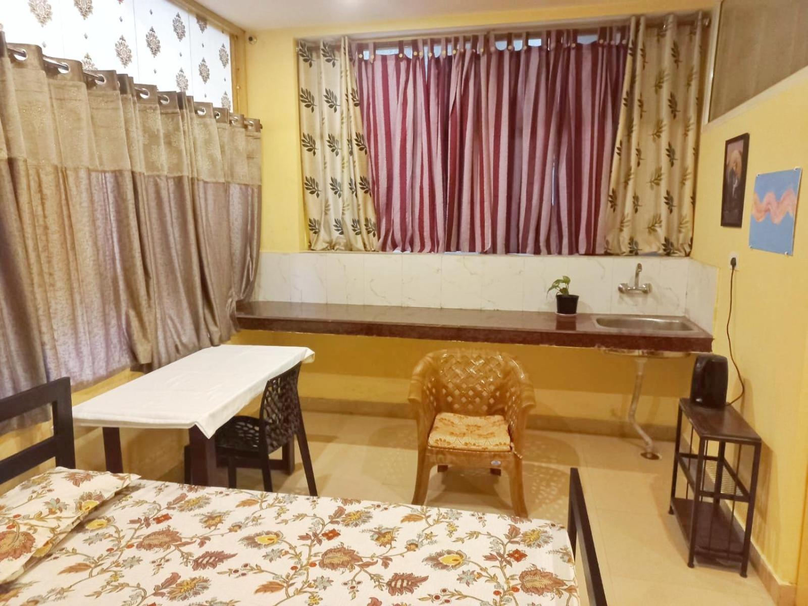 Devi Music Ashram Bed and Breakfast Rishīkesh Exteriör bild