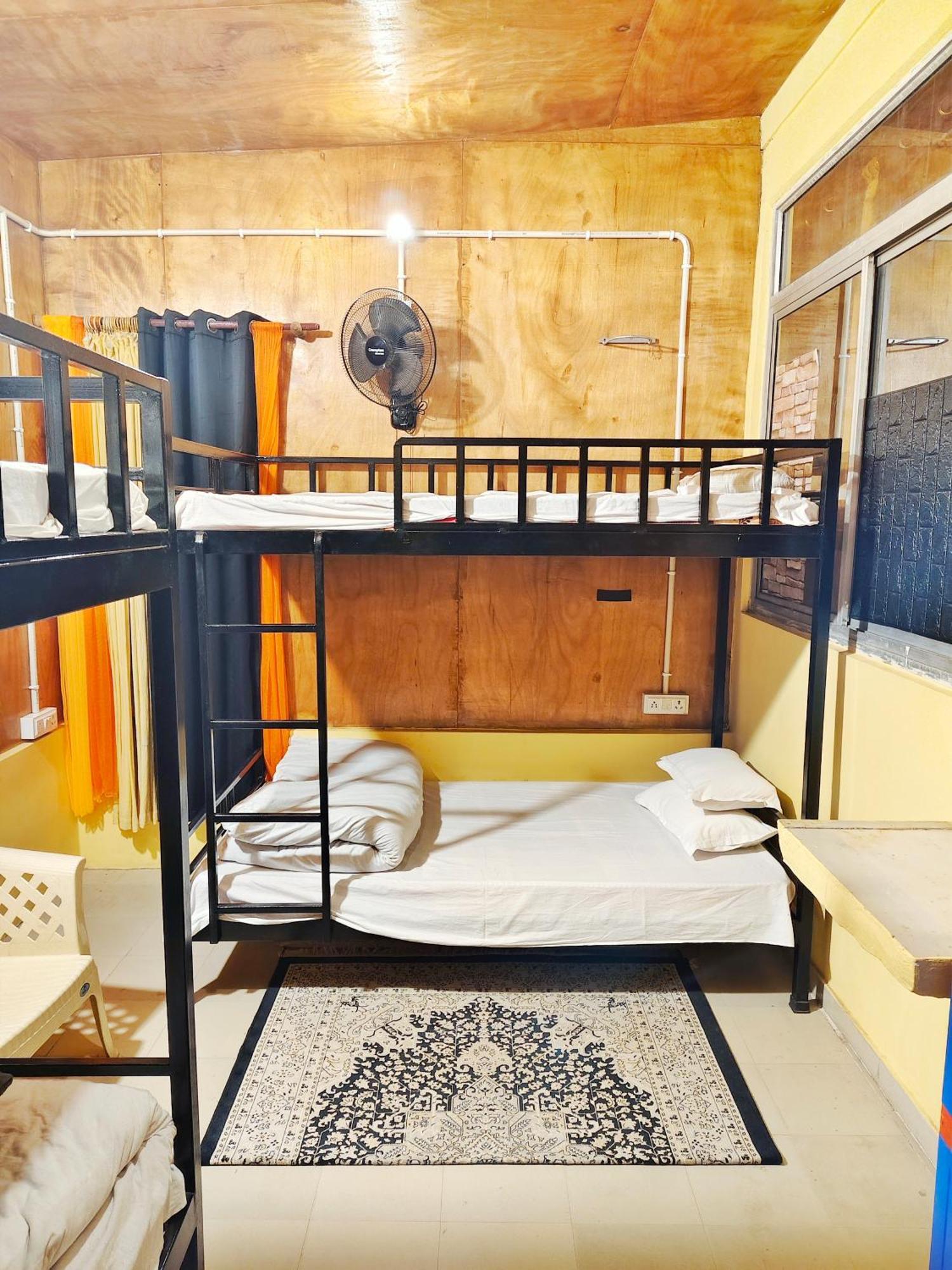 Devi Music Ashram Bed and Breakfast Rishīkesh Exteriör bild